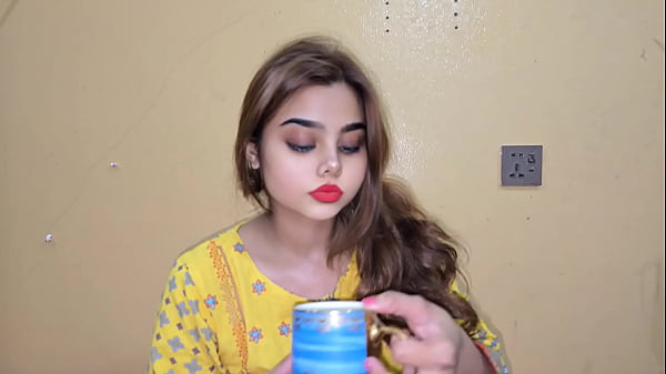 Pakistani Desi beautiful Stepmom Giving Handjob